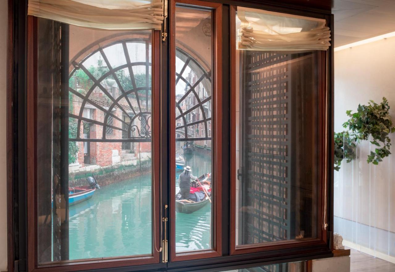 Dom wakacyjny Casa Flavia Ai Morosini - Luxury With Canal View