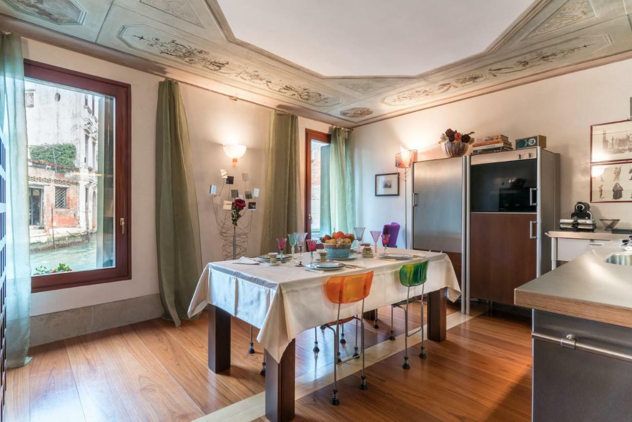 Casa Flavia Ai Morosini - Luxury With Canal View Dom wakacyjny *